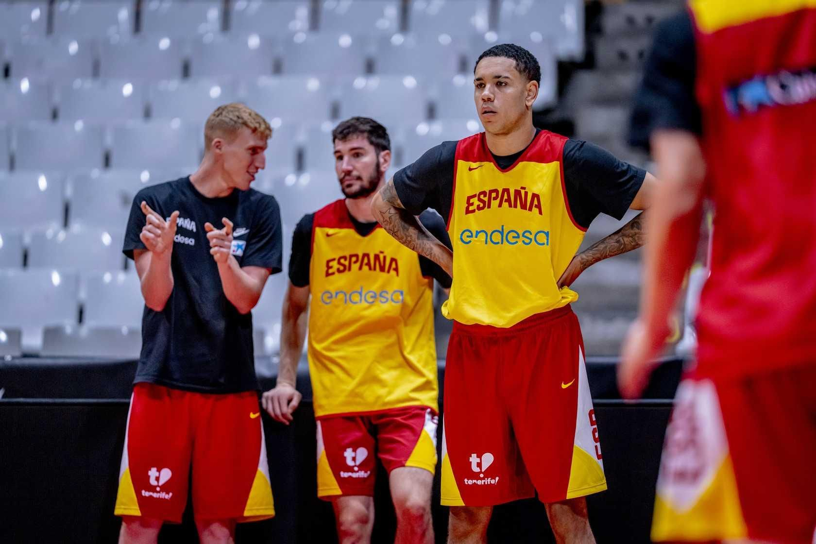 España se entrena en el Olímpic de Badalona con Alberto Díaz de espectador
