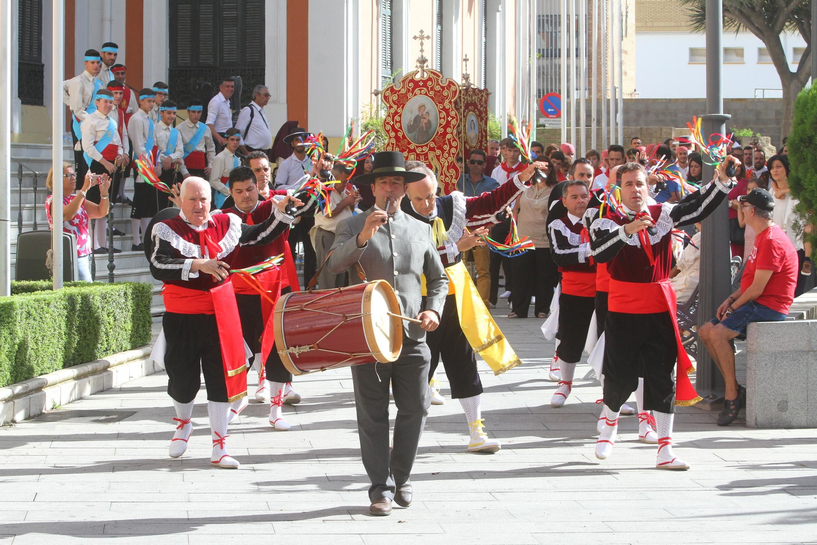 Imágenes del desfile Iberoamericano de bailes.