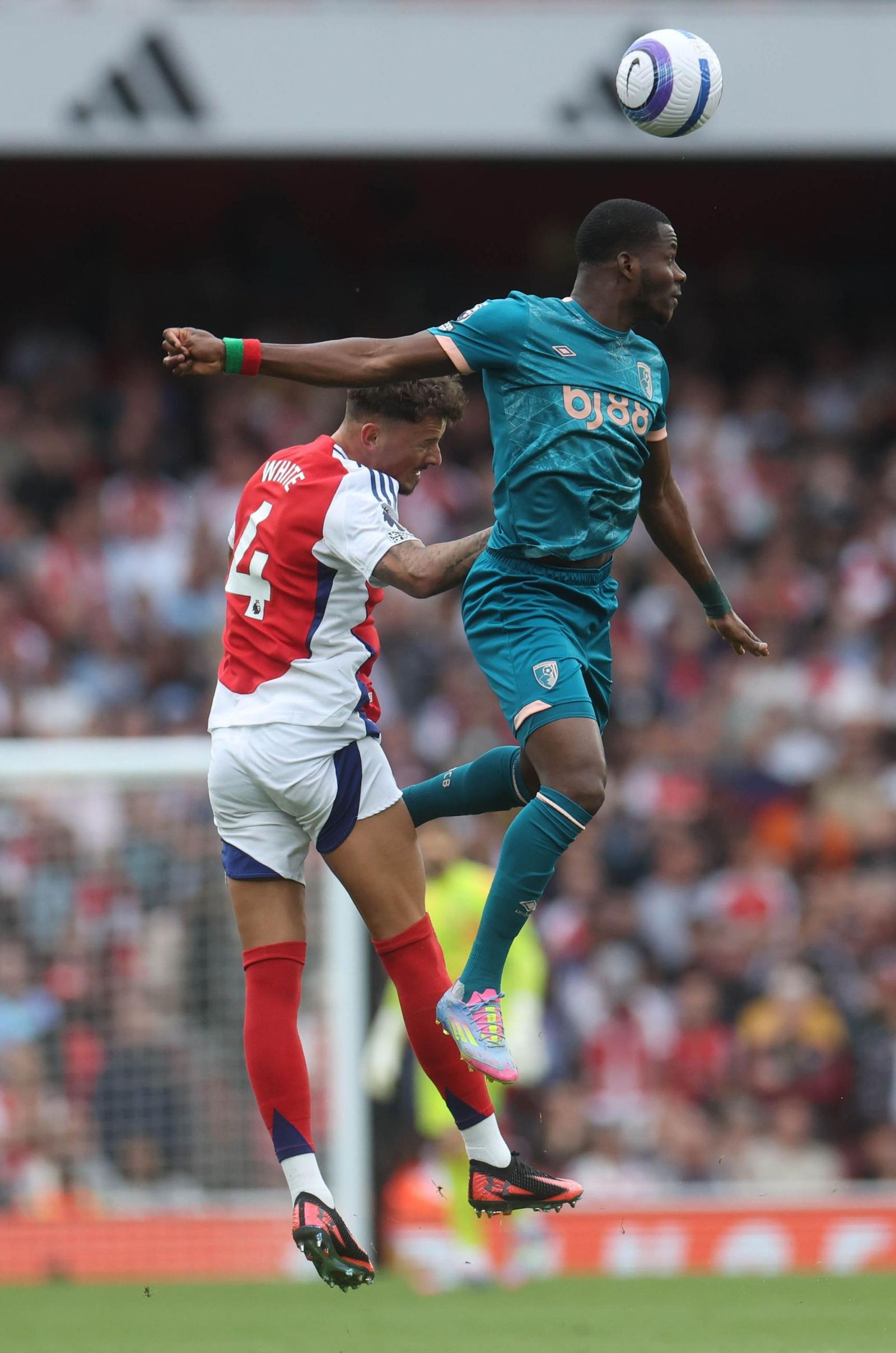 Dean Huijsen marca en el triunfo del Bournemouth en casa del Arsenal