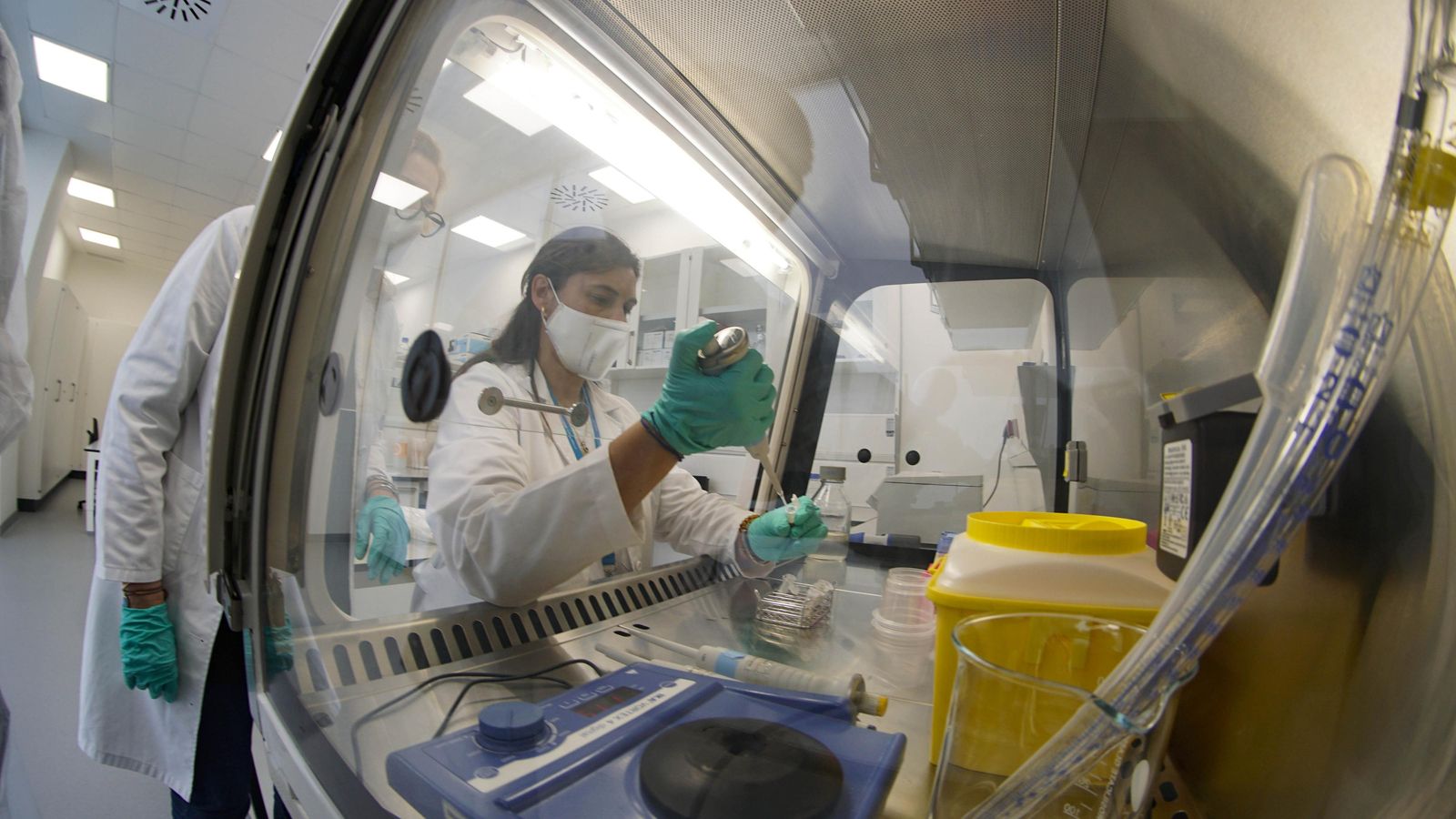 Tras la codificación, la muestra se reduce mediante floculante y centrifugado. Es la fase de concentración.