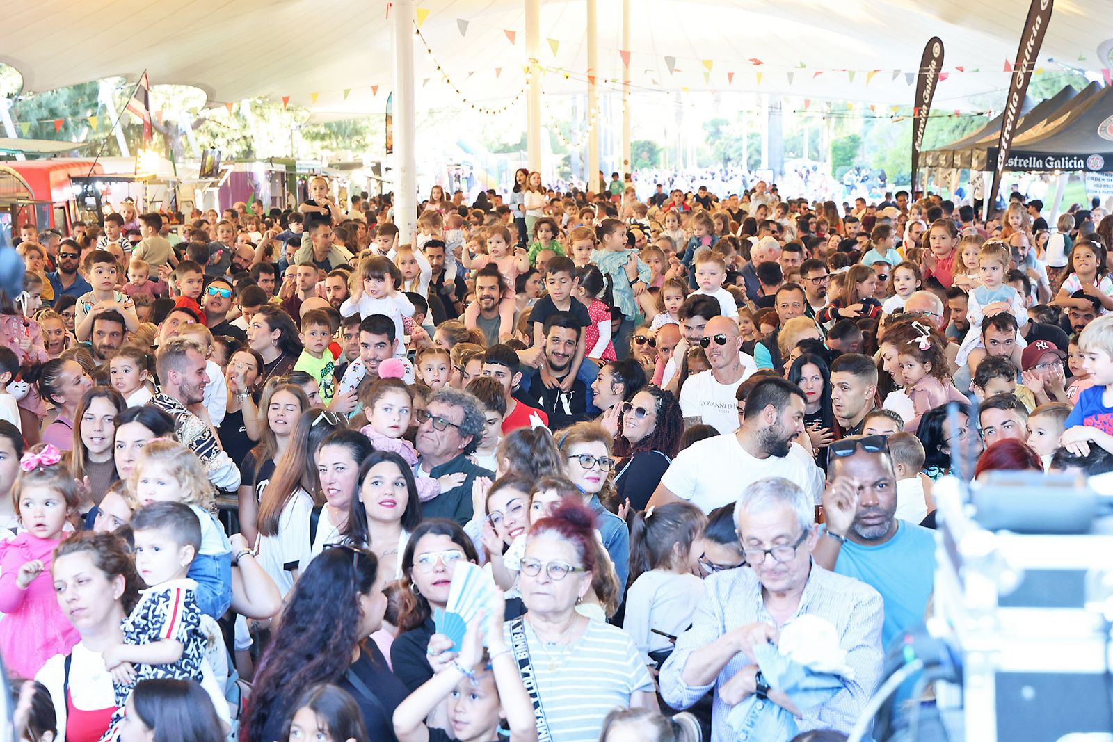 Imágenes del Festival Mundial de Foodtrucks y los cantajuegos DIsney en Huelva