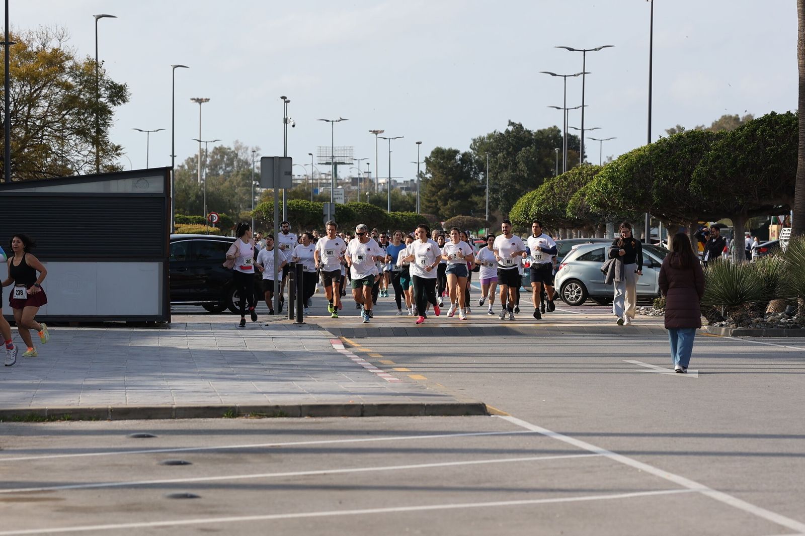 La Carrera Solidaria por el Día de la Mujer McArthurGlen, en fotos