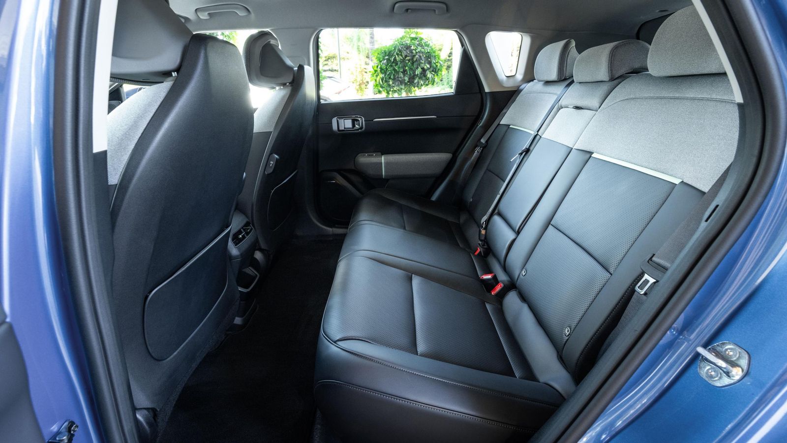 El espacio longitudinal es la cota de habitabilidad más sobresaliente de los EV4, cualquiera que sea su formato. Incluso el acceso también resulta muy conviente en ambos.