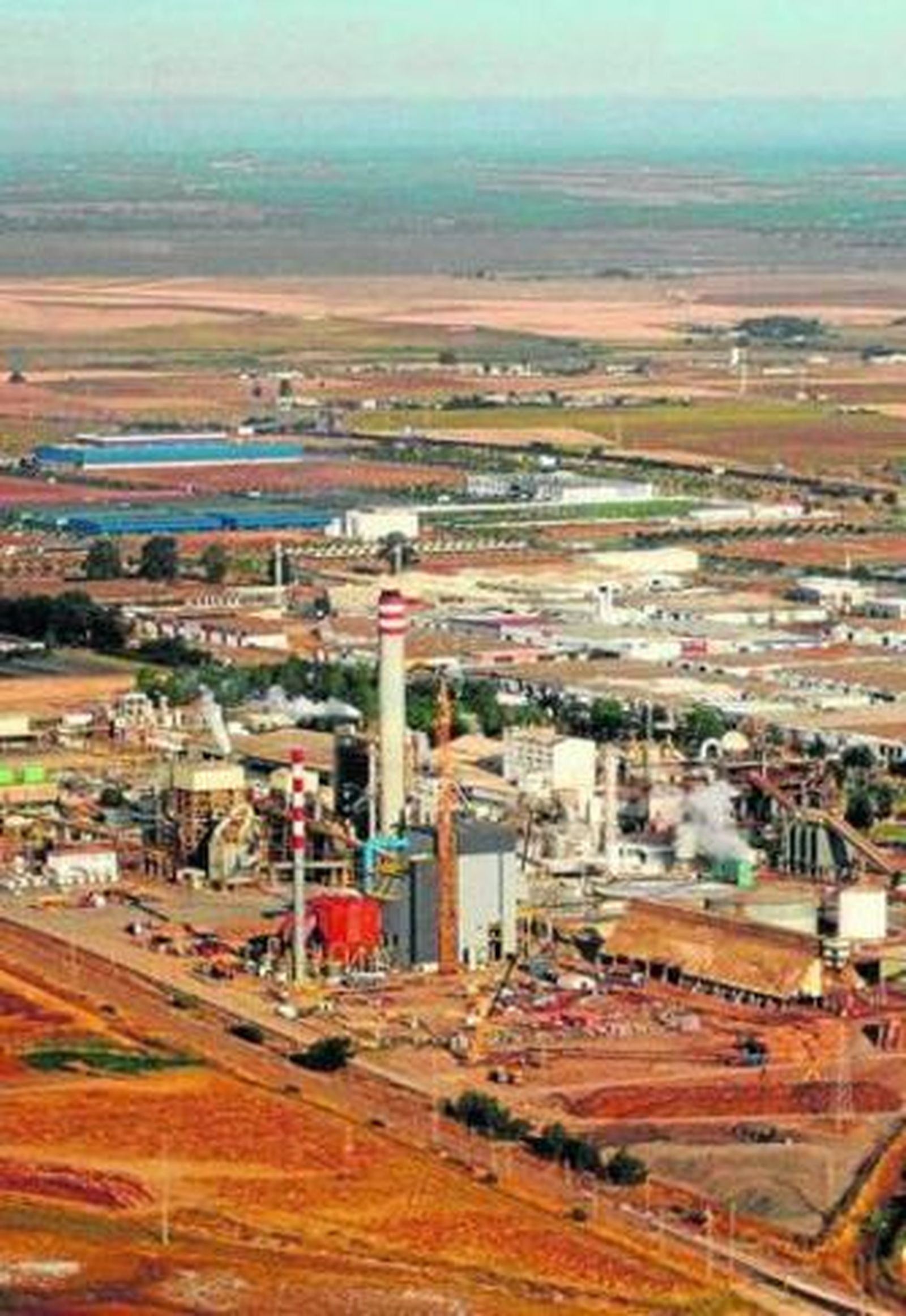 Parte de la factoría de Ence en Huelva.