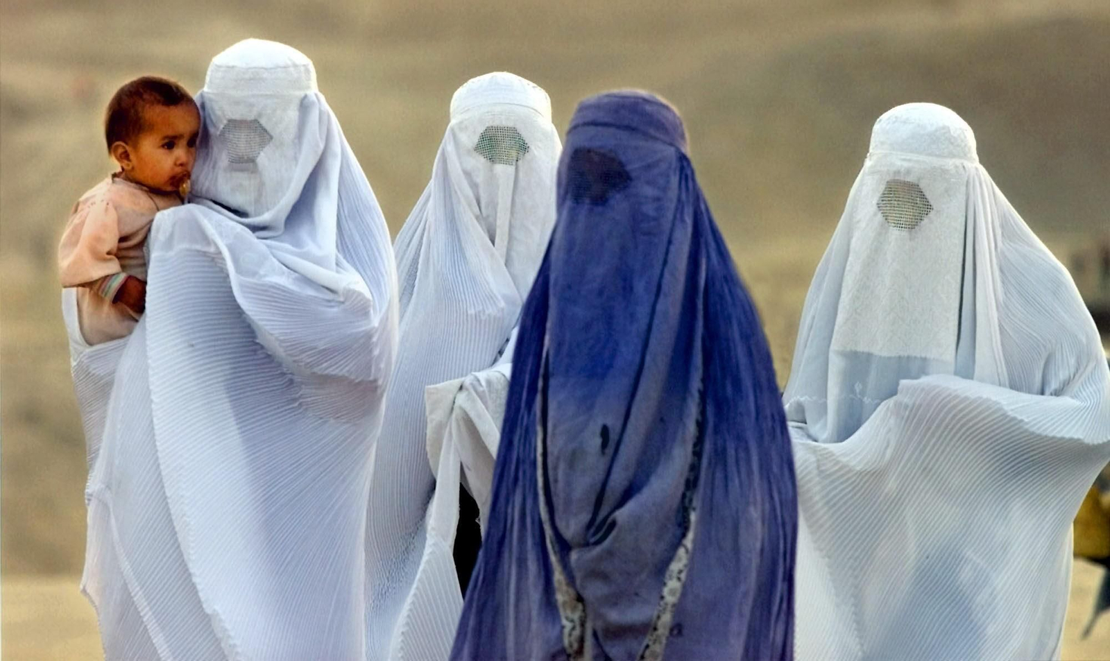 Desde la llegada al poder de los talibanes las mujeres siguen viendo cómo sus derechos desaparecen