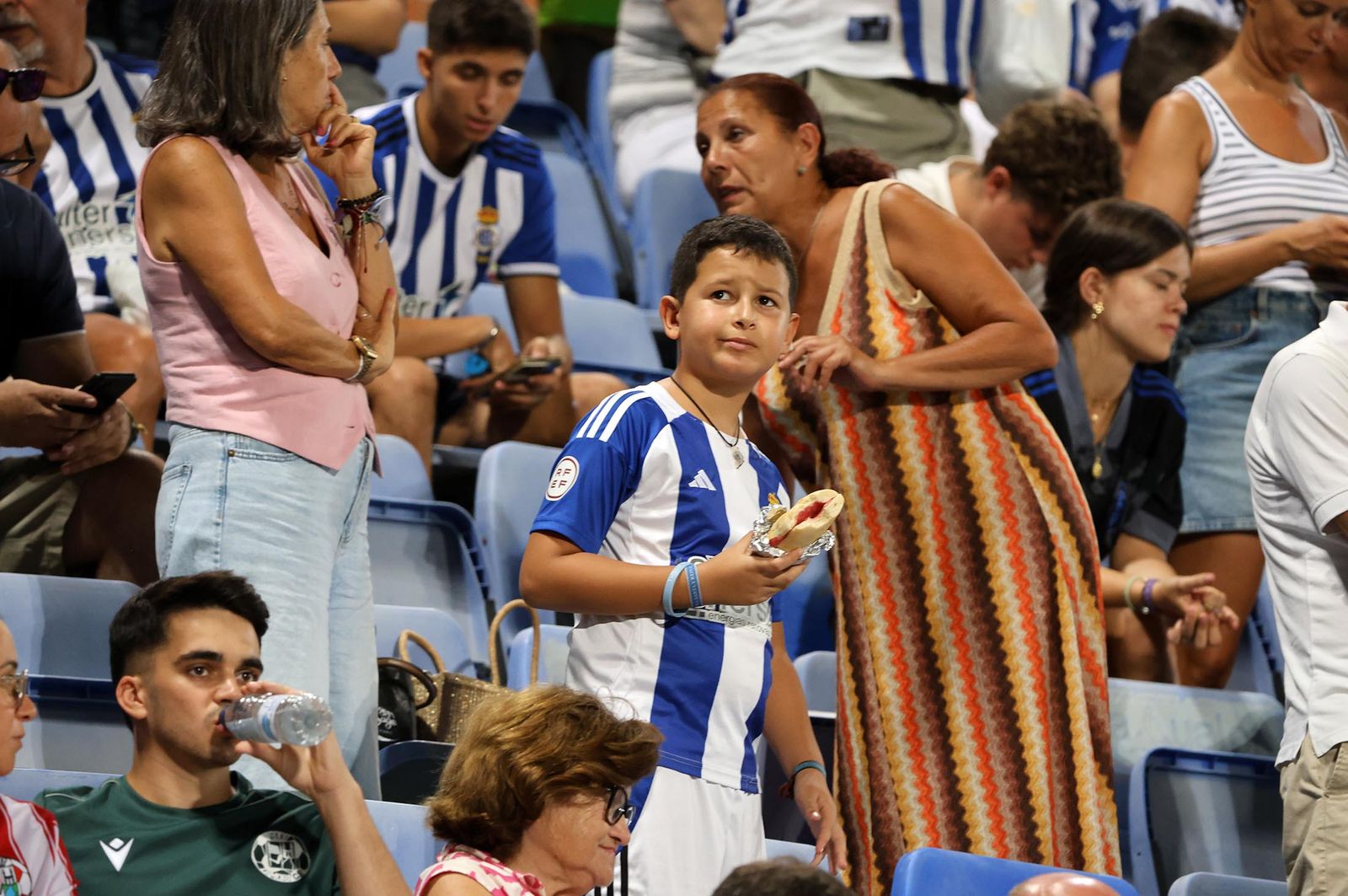 Búscate en las gradas del estadio en la celebración del Trofeo Colombino
