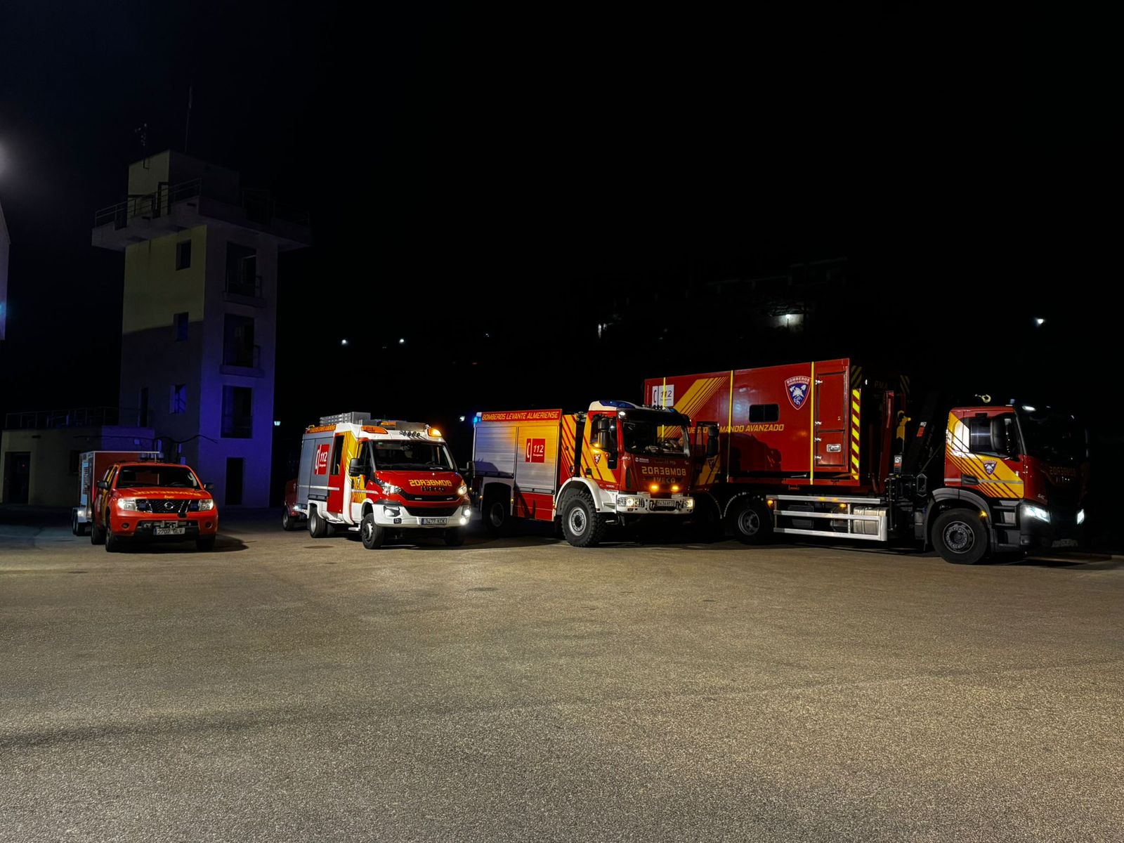 Contingente de bomberos de Almería que partió en la noche del jueves hasta Valencia.