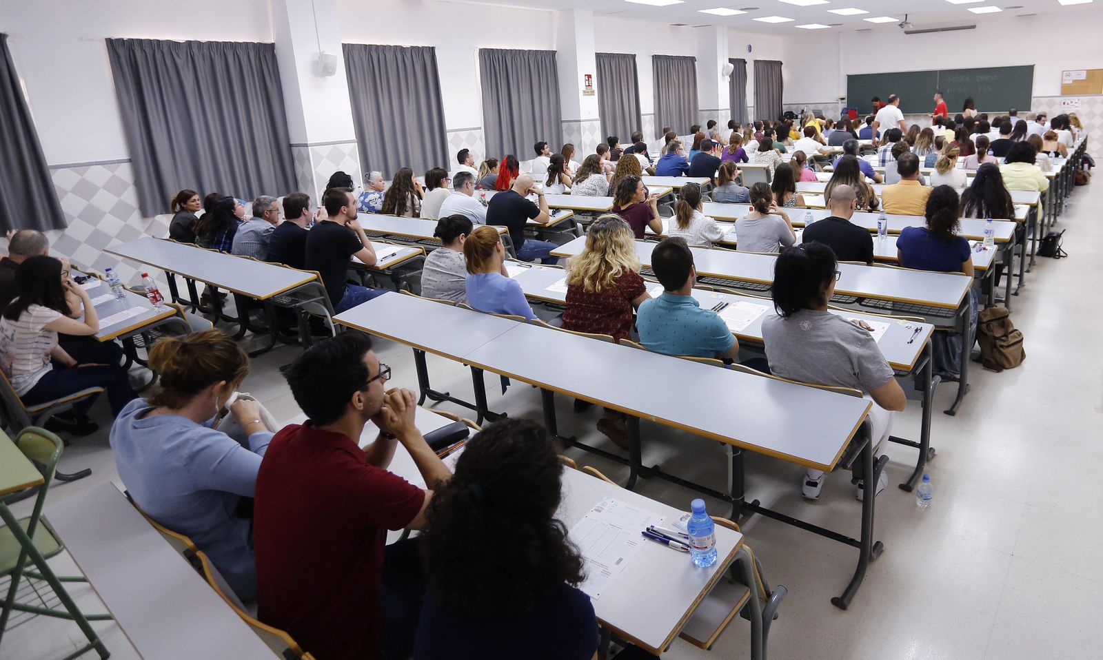 Un aula antes de iniciar la prueba.