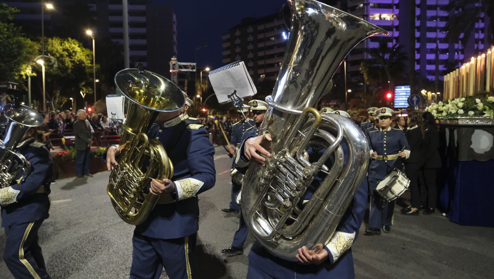 La procesión del Encuentro por las calles de Almería, en imágenes