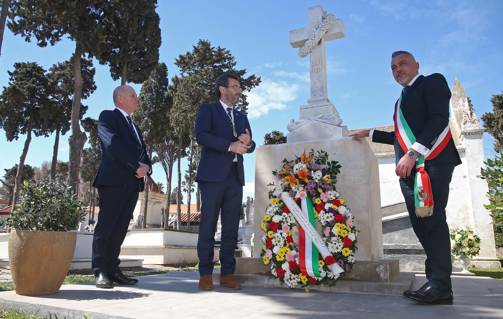 La Línea y Buonabitacolo sellan su hermanamiento en el aniversario del naufragio del ‘Utopía’