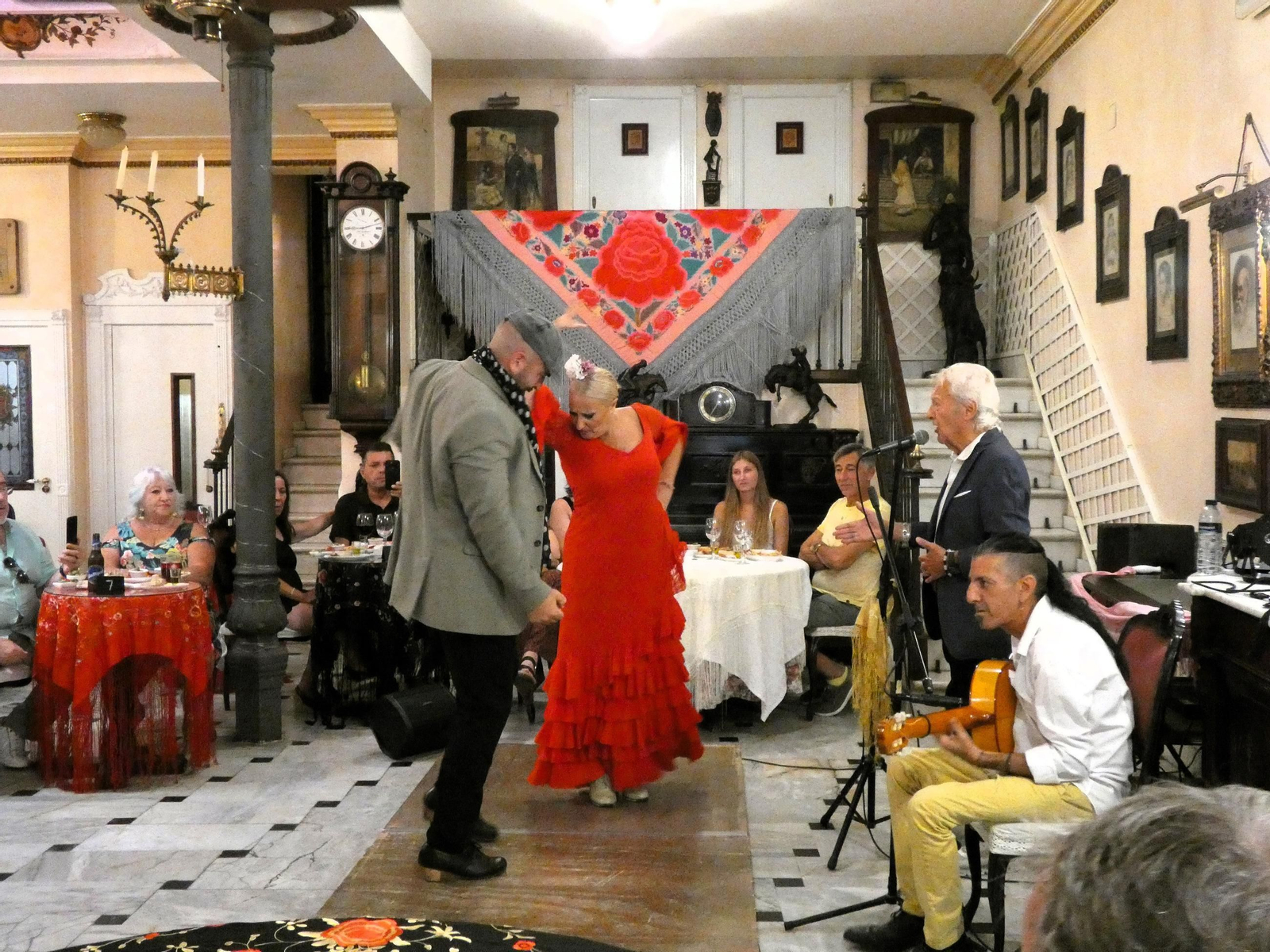 Espectáculo flamenco&nbsp;de Los Vargas en el patio interior del restaurante El Jardín 1887.