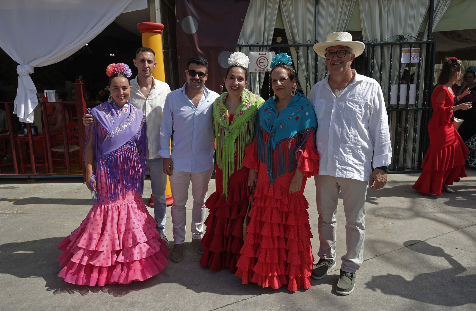 Búscate en las fotos del Domingo por Sevillanas de la Feria Real de Algeciras 2025