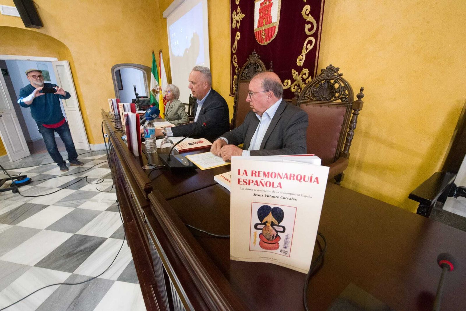 Presentación de 'La remonarquía'.