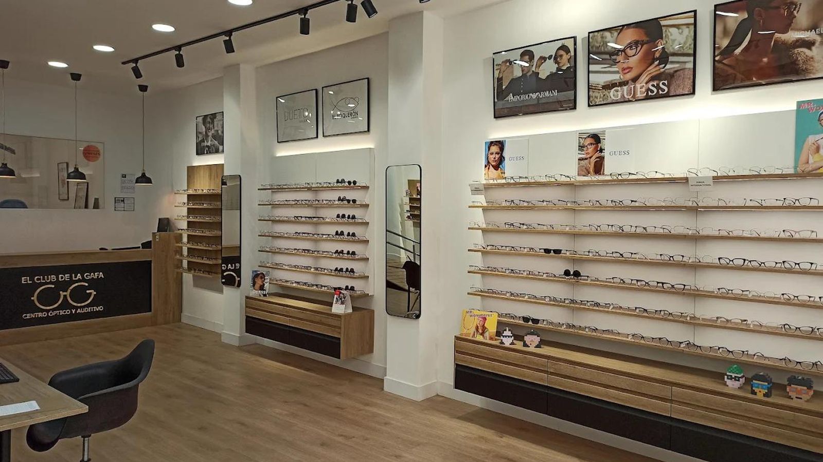 Variedad. Los clientes de gafas.es pueden disfrutar de una amplia gama de productos de calidad Variedad. Los clientes de gafas.es pueden disfrutar de una amplia gama de productos de calidad
