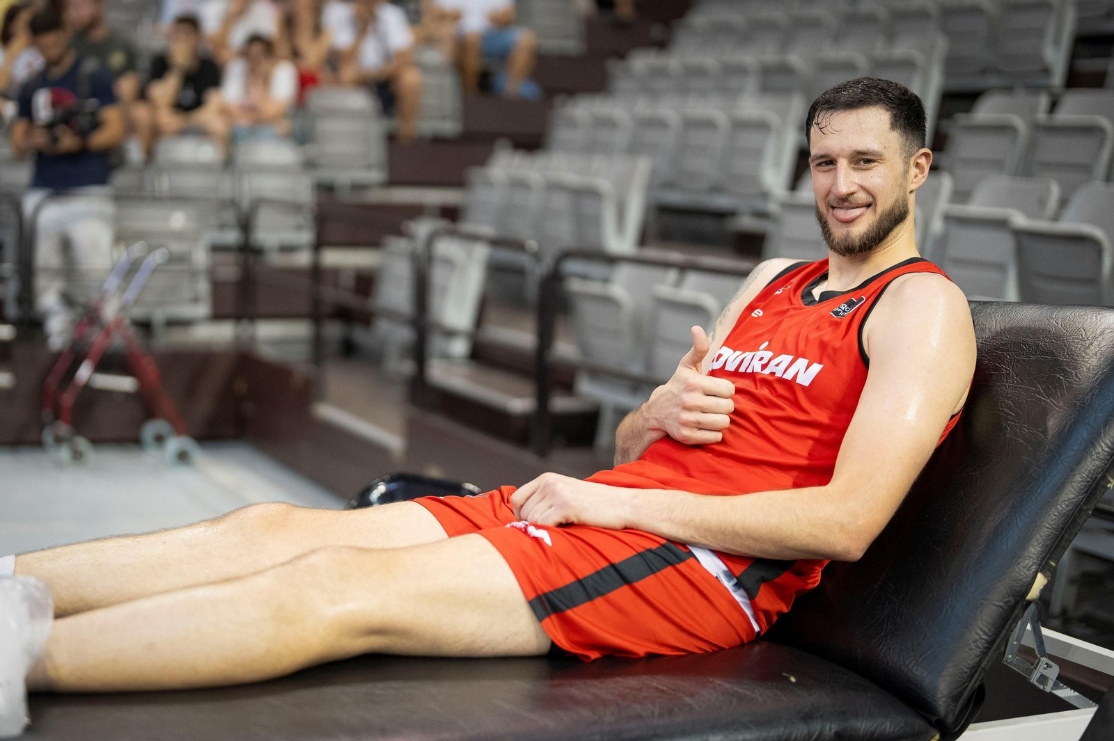 Las imágenes del entreno a puerta abierta del Covirán Granada en el Palacio