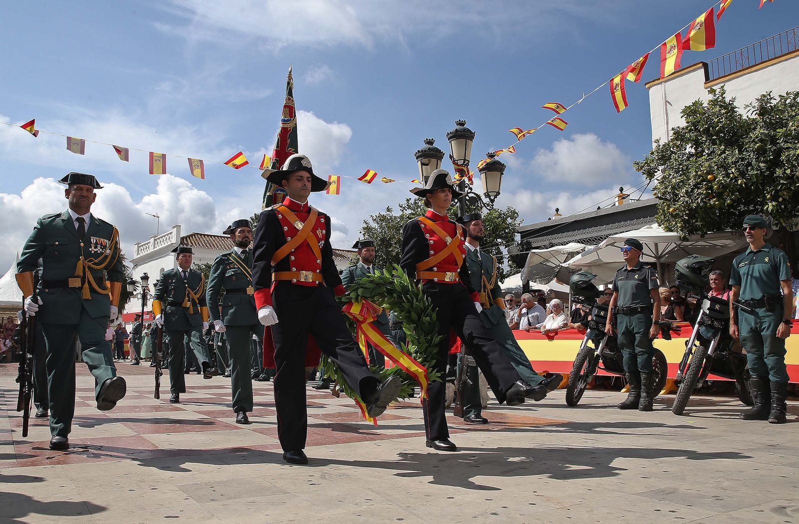 Fotos de la celebración de la Virgen del Pilar en Los Barrios