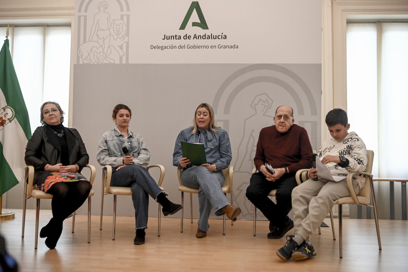 La Junta reconoce en Granada a las mujeres que "llevan muchos años abriéndose camino"