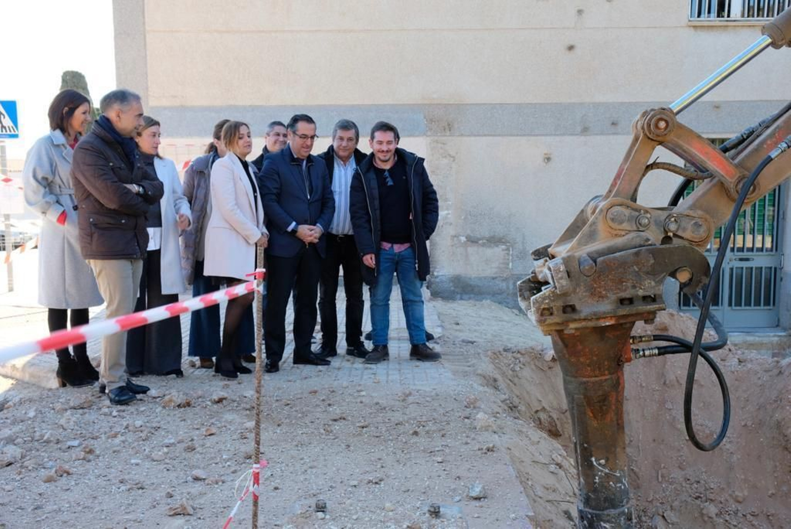 La visita institucional a las obras de ampliación del instituto Arroyo de la Miel.
