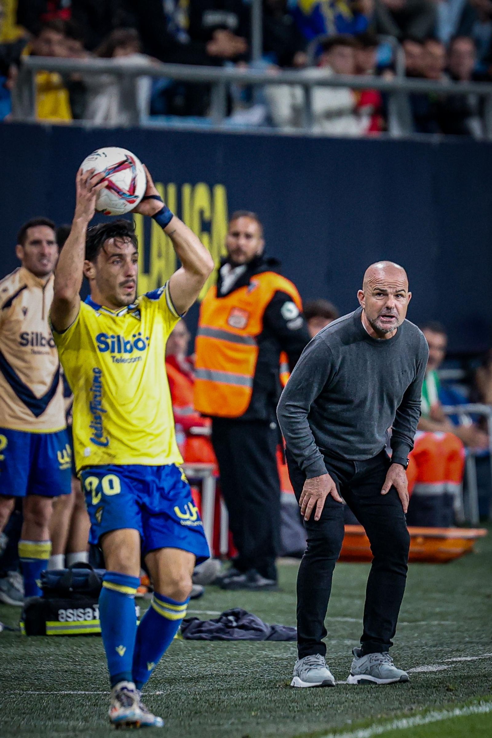 Búscate entre las imágenes del partido de futbol Cádiz CF - Málaga CF