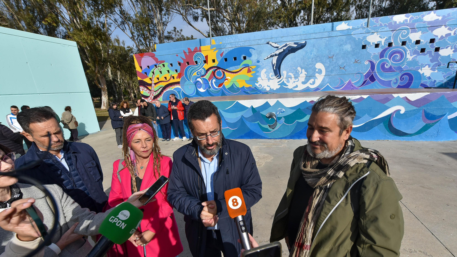El mural de Jorge Caballero en el Parque Princesa Sofía de La Línea, en imágenes