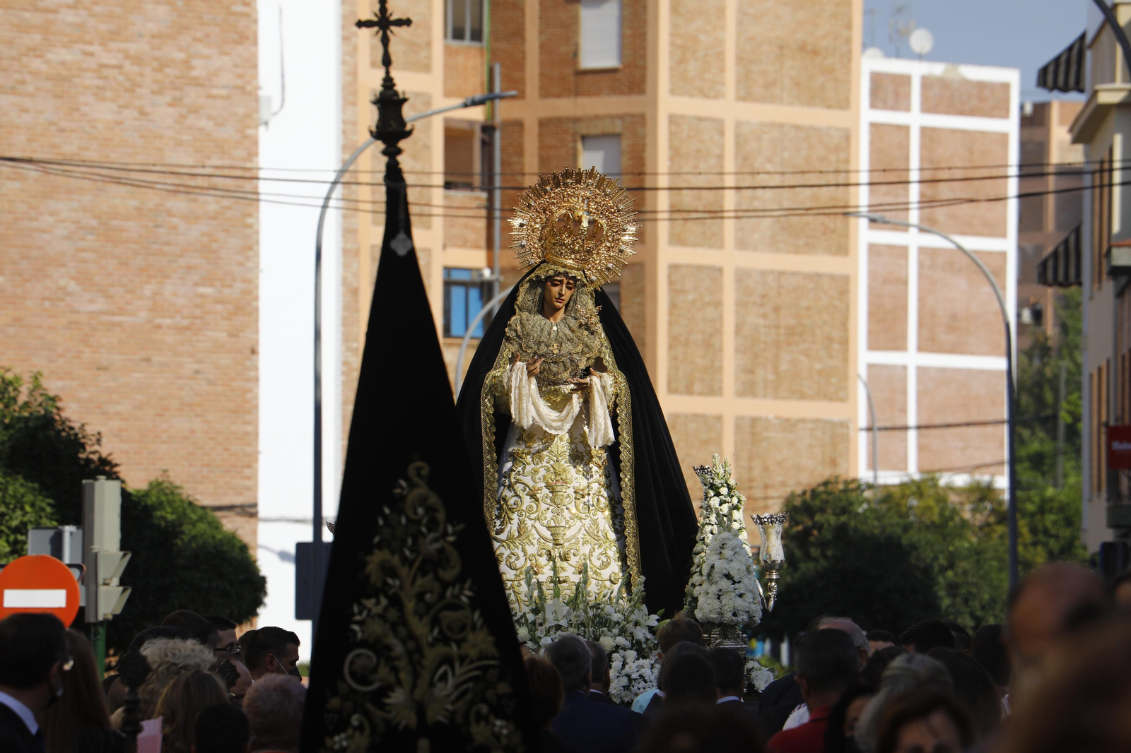 La procesión de la Virgen de la Soledad de Córdoba, en fotografías