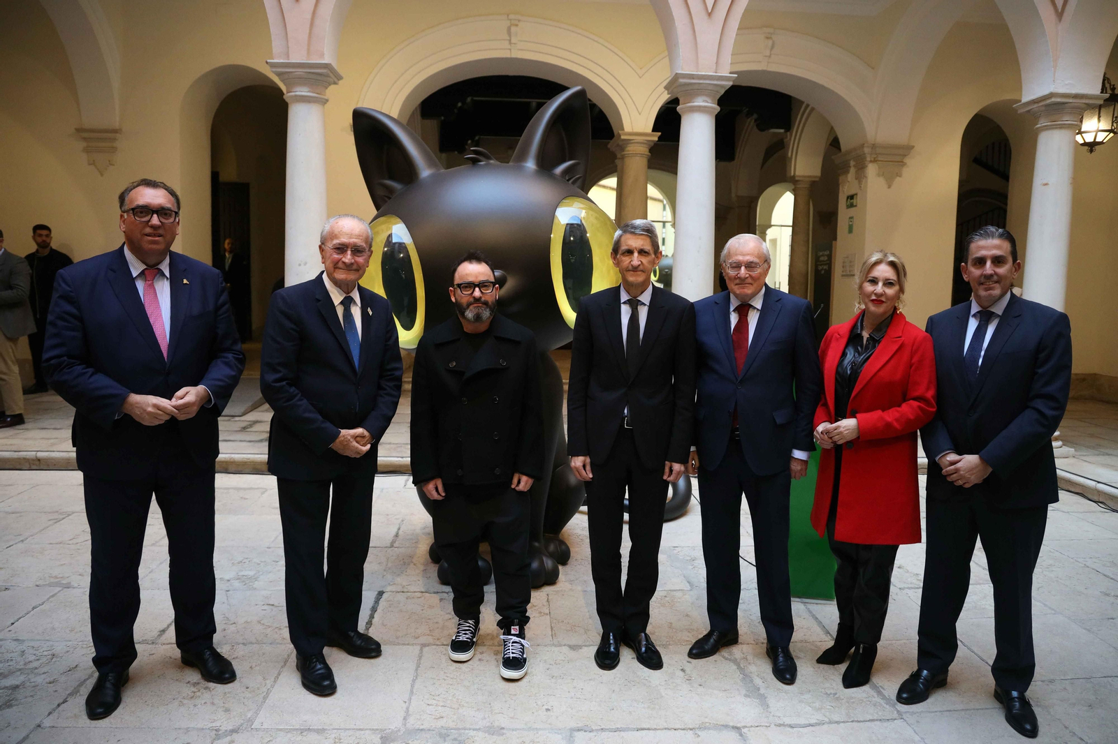 La inauguración de la exposición de Javier Calleja en Málaga y su gato Günter
