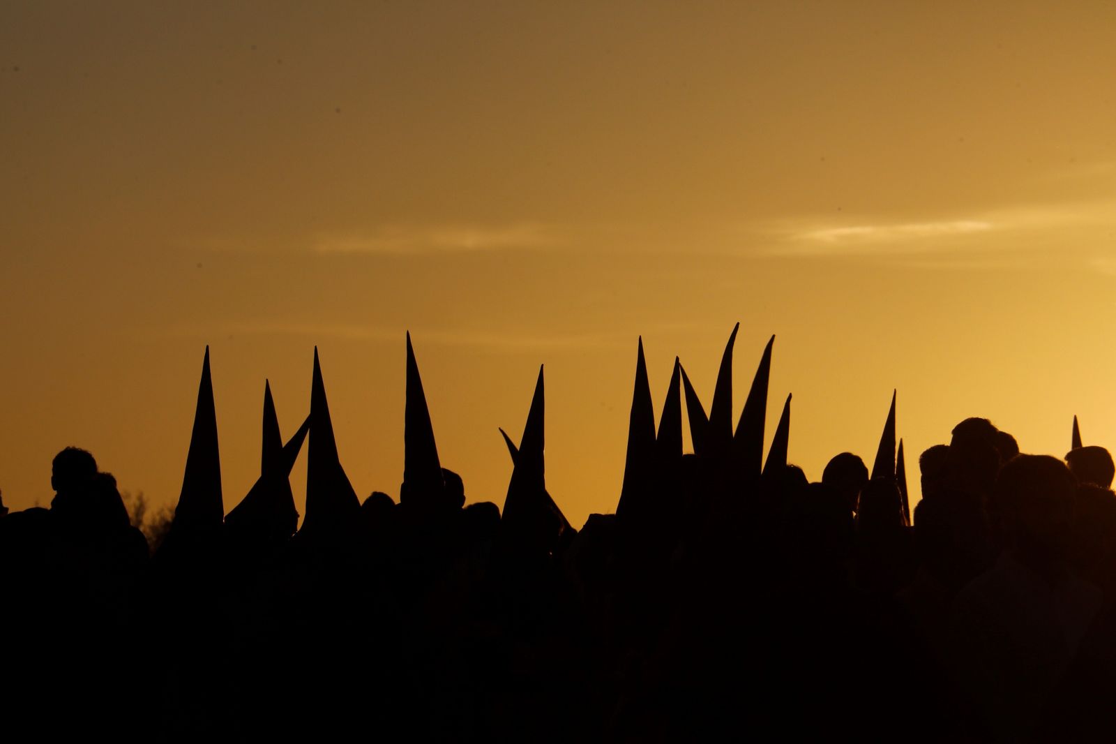 Viernes Santo en Córdoba: la procesión del Descendimiento, en imágenes