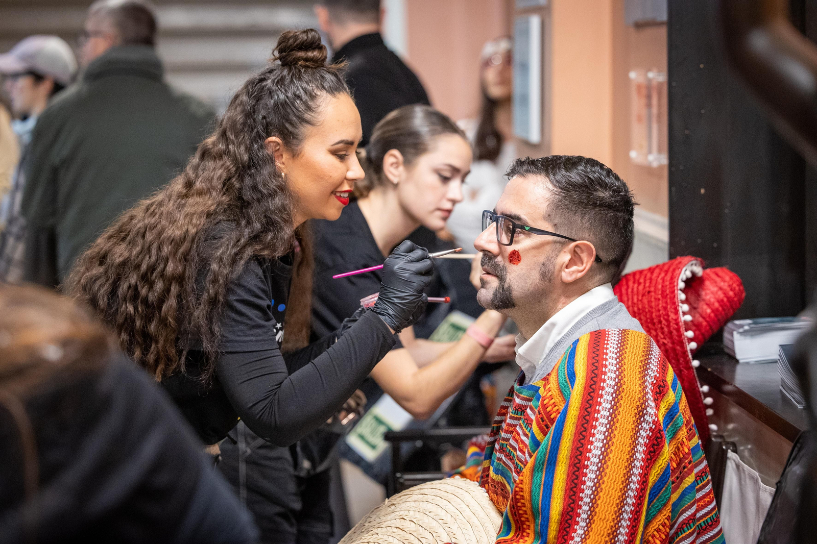 Búscate entre las mejores imágenes de la final del COAC 2024 del Carnaval de Cádiz