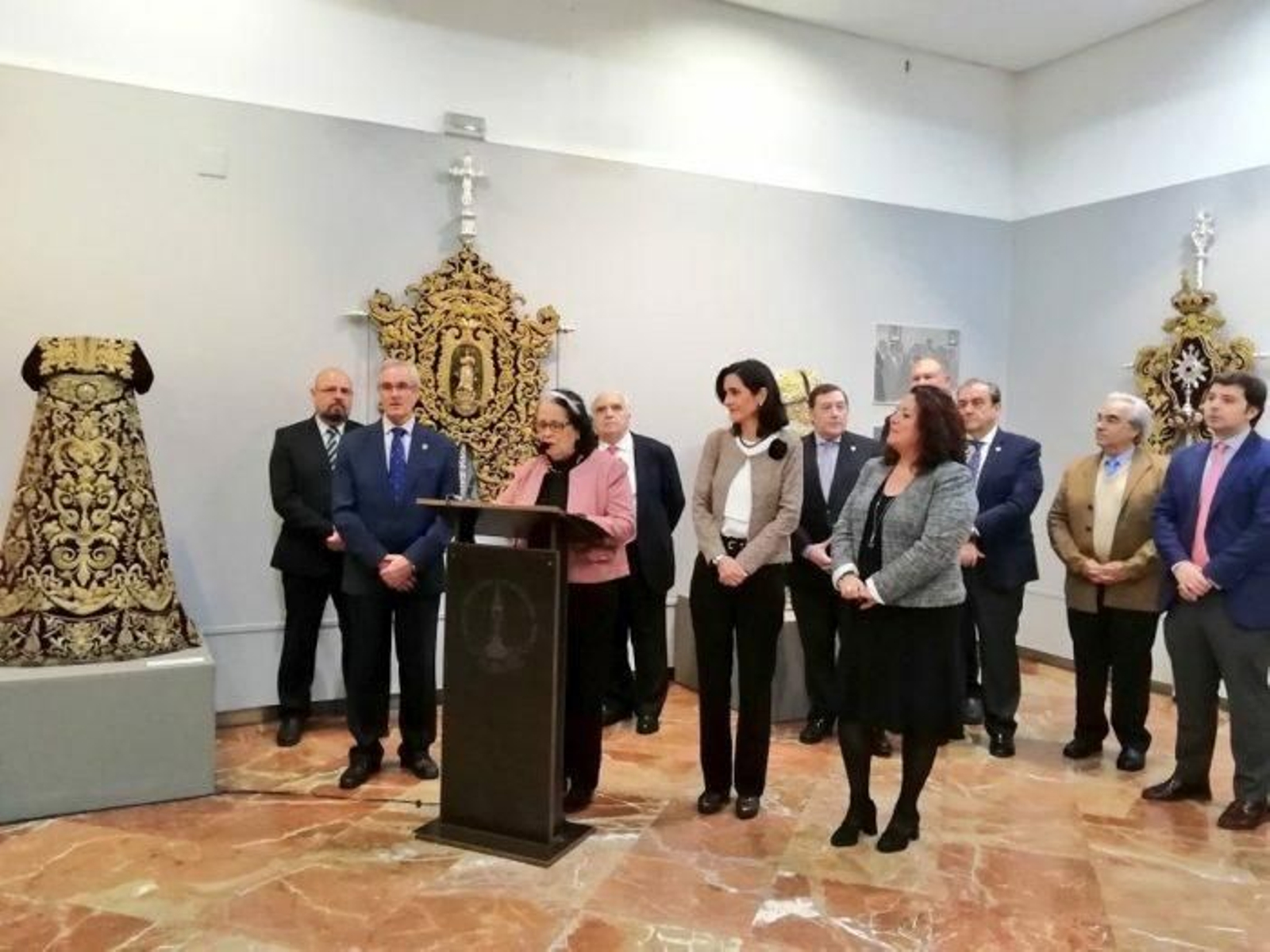 Inauguración de la exposición en el Círculo Mercantil de Sevilla.