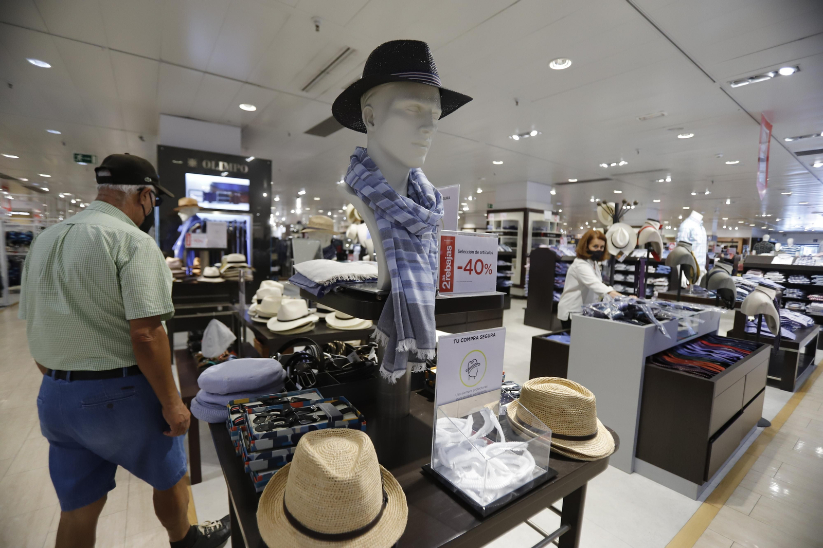 Imágenes de las Rebajas de verano en Huelva