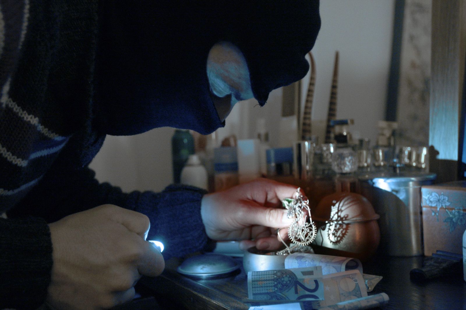 Imagen de archivo de un robo de joyas.