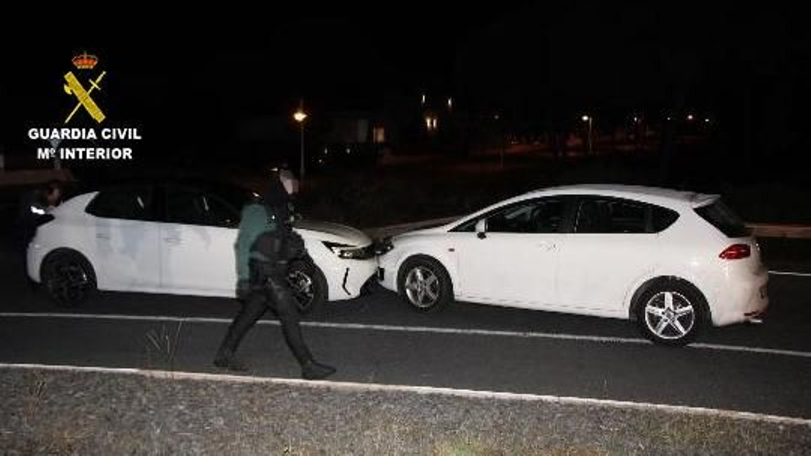 Colisión frontal entre ambos vehículos.