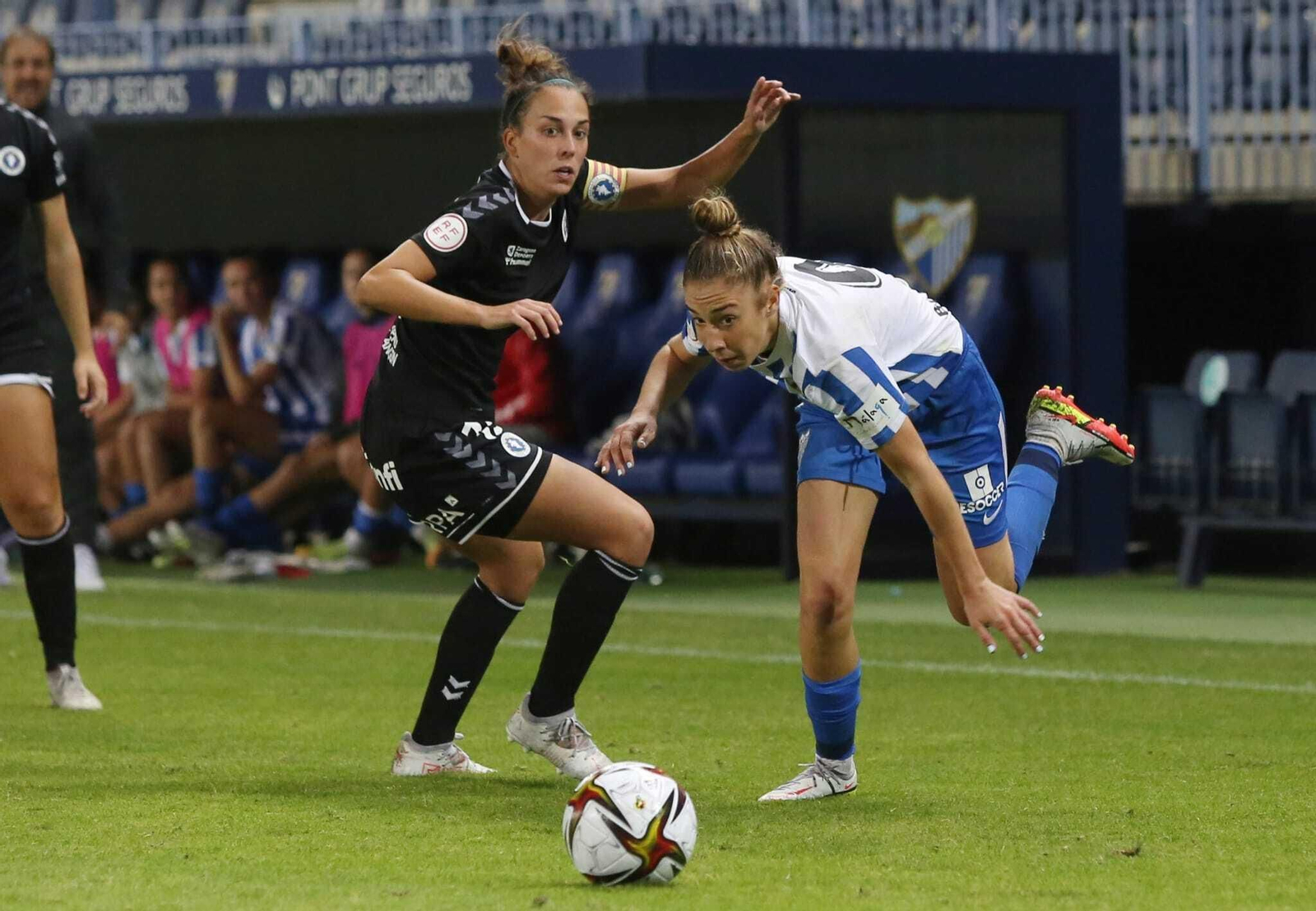 Galería: La plana mayor del Málaga CF apoyó al Femenino