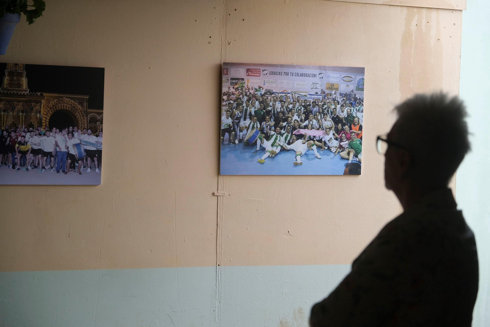 La exposición fotográfica por el décimo aniversario del Córdoba Futsal, en imágenes