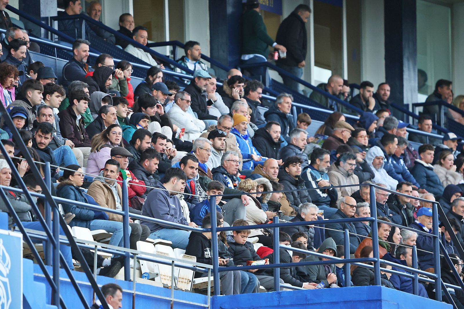 Búscate en las gradas del Nuevo Colombino en el Recreativo de Huelva-Atlético Sanluqueño