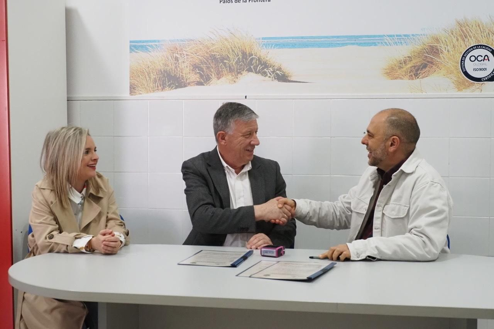 Firma del convenio de colaboración del Ayuntamiento de Palos de la Frontera con las asociaciones