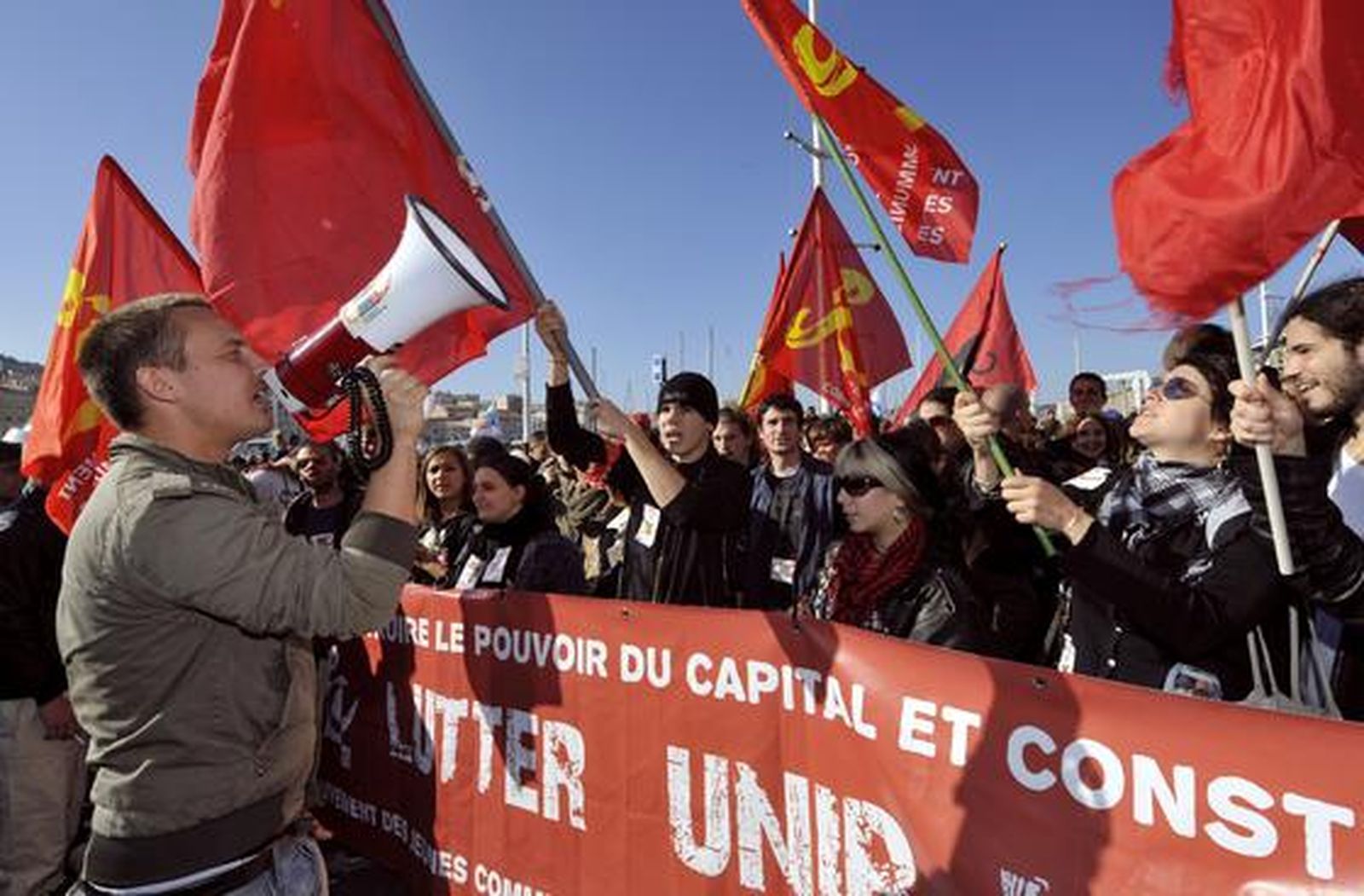 Los franceses se echan a la calle para que Sarkozy no eleve la edad de jubilación.

Foto: AFP