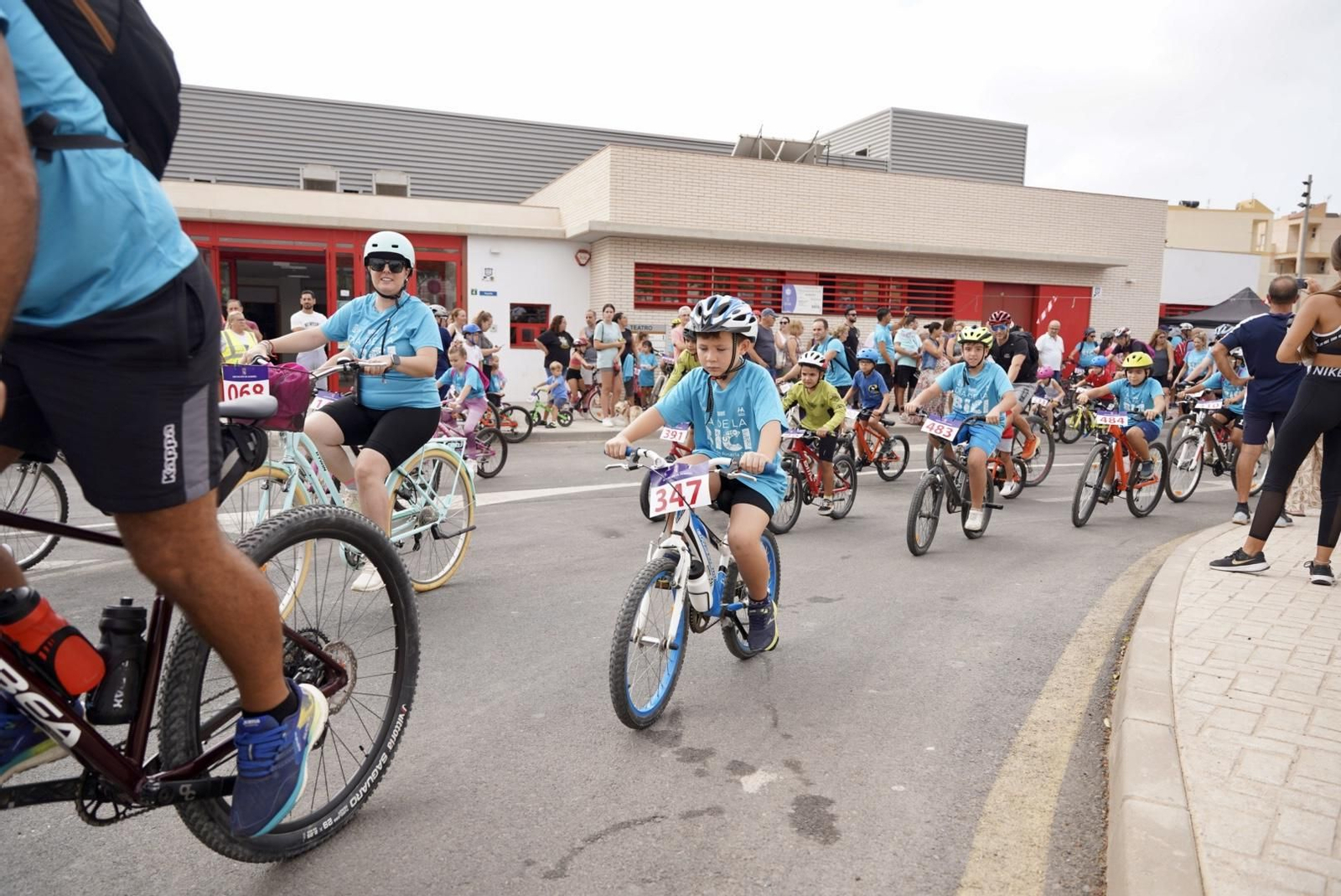 Así se ha vivido el multitudinario Día de la Bici en Huércal de Almería