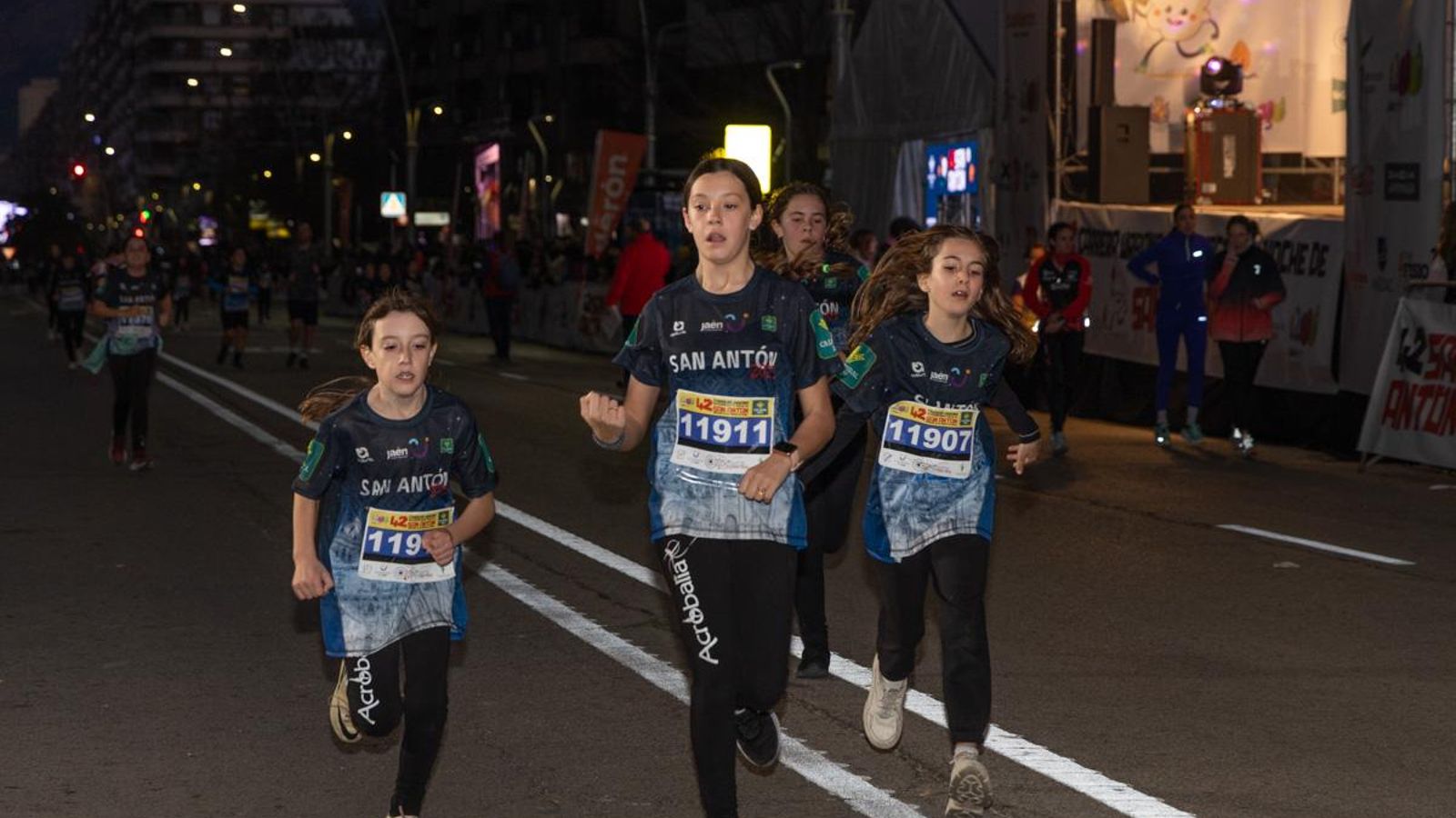 En imágenes: más de 1700 participantes en la Carrera Infantil de San Antón