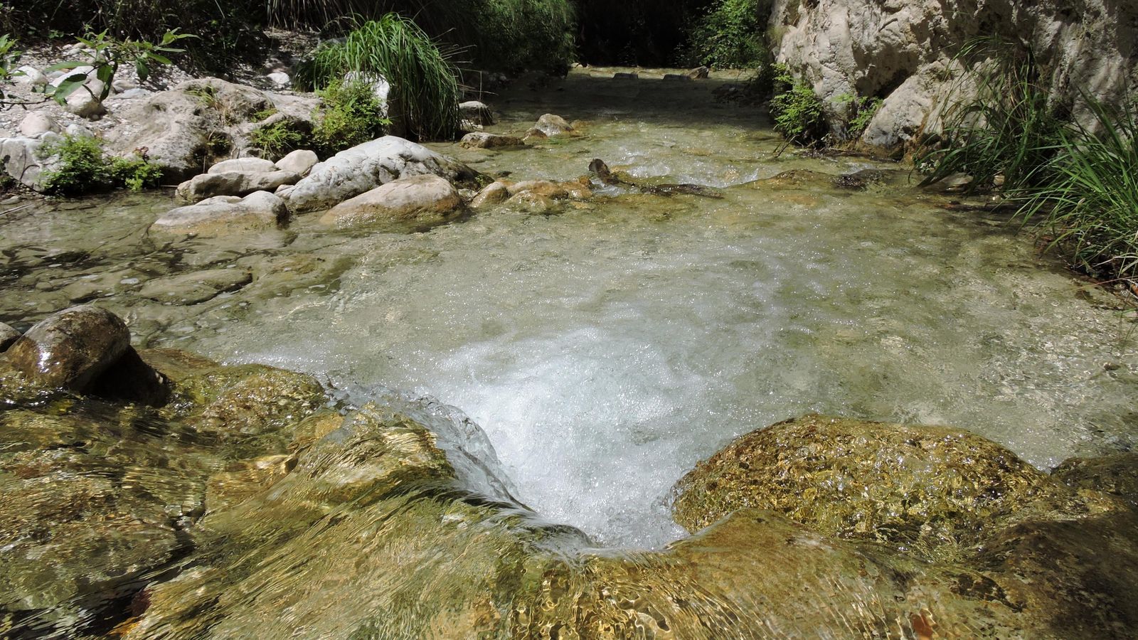 El agua será una constante en la senda. El agua será una constante en la senda.