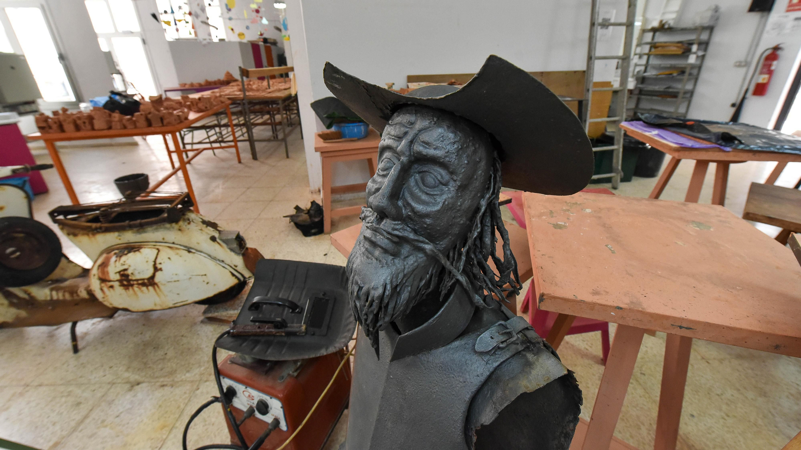 Las fotos de la restauración del Quijote de la Escuela de Arte de Algeciras