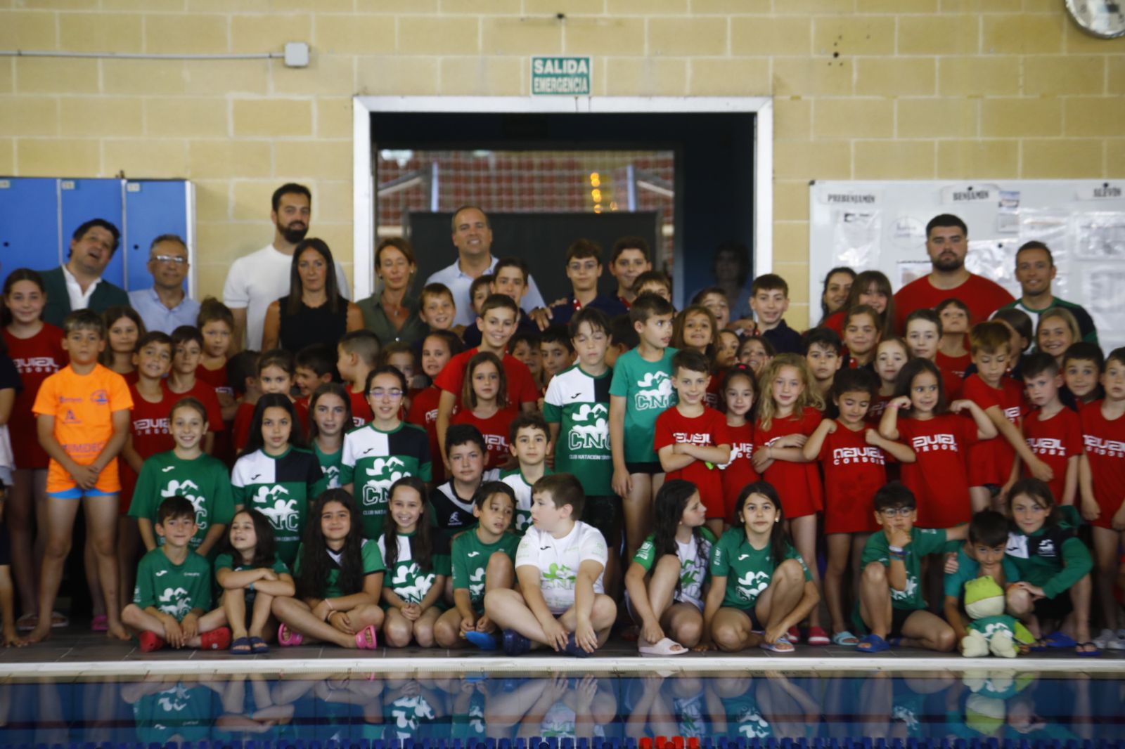 El homenaje de Córdoba a los nadadores Rafa Muñoz y Belén Domenech, en imágenes