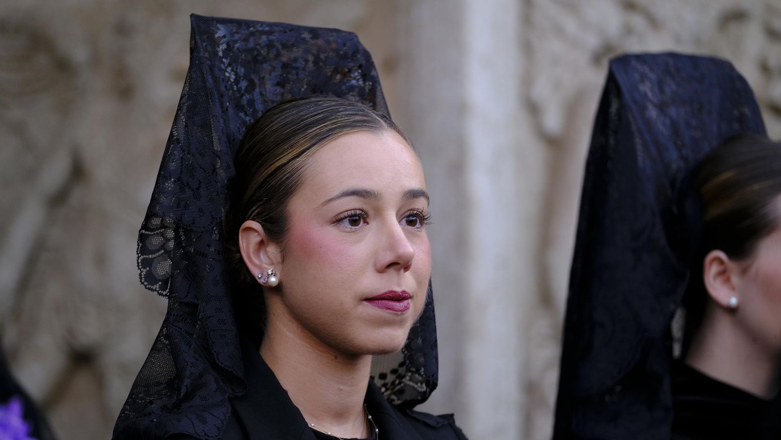 Estudiantes en la Semana Santa de Almería 2025