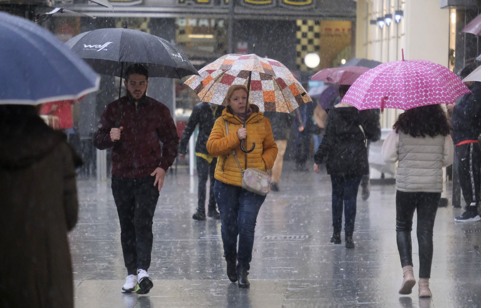 Las imágenes de la tromba de agua que ha caído en Córdoba este viernes