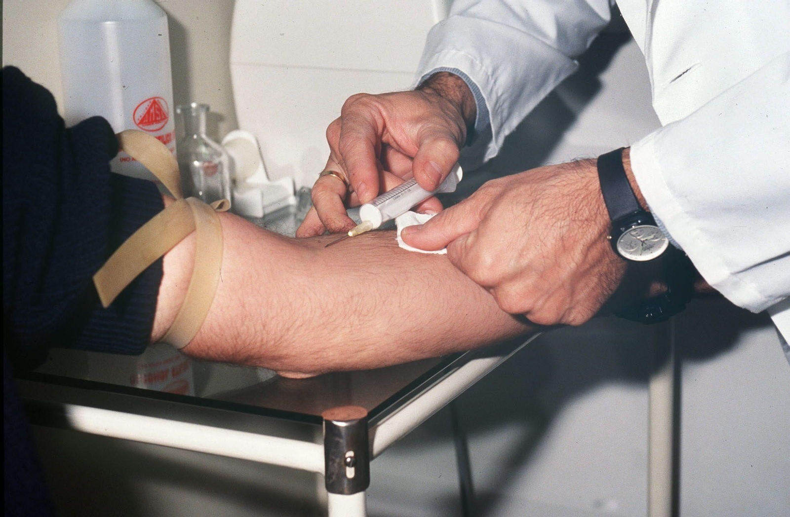 Un paciente durante una extracción de sangre.