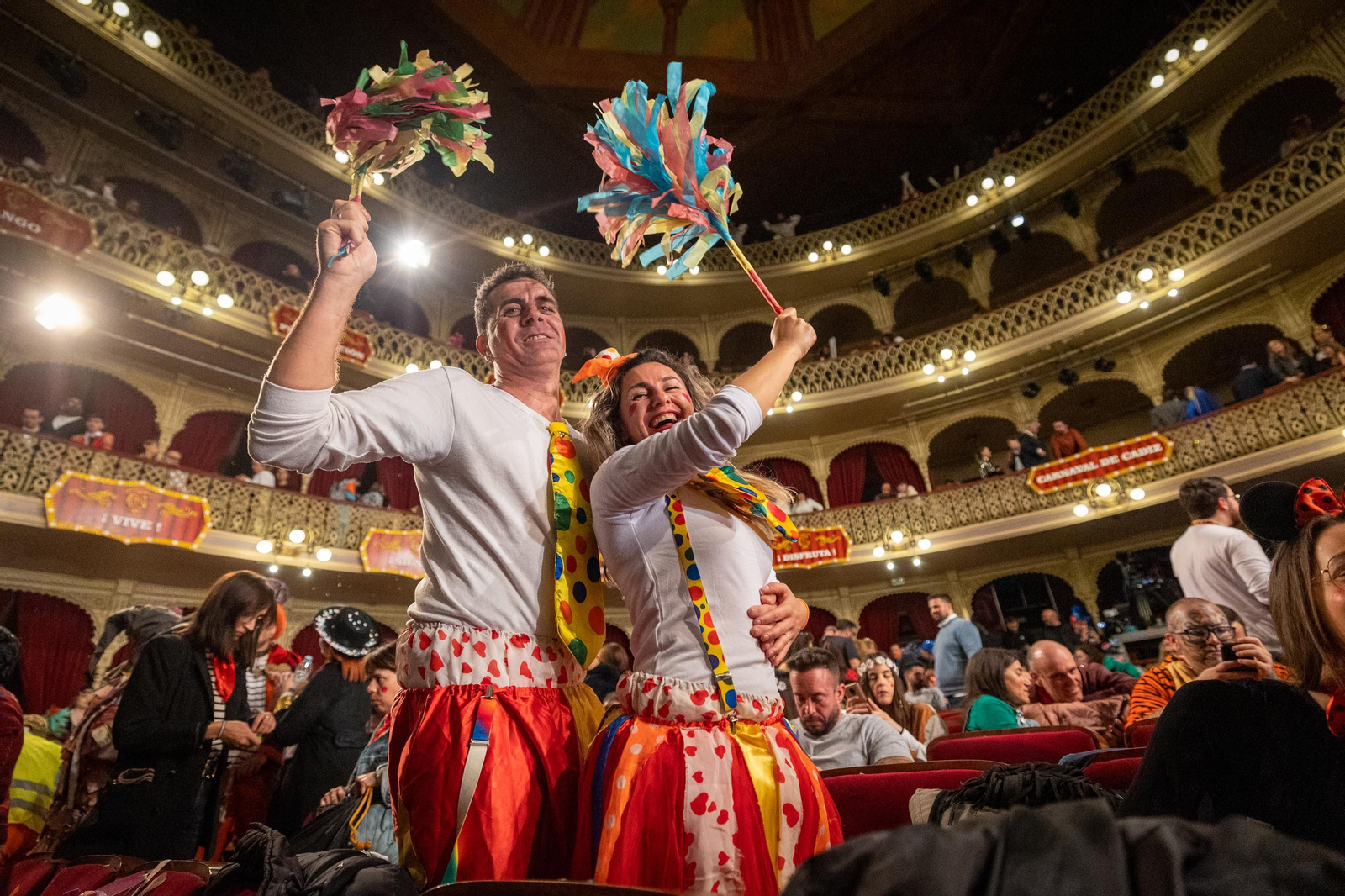 Búscate entre las mejores imágenes de la final del COAC 2024 del Carnaval de Cádiz