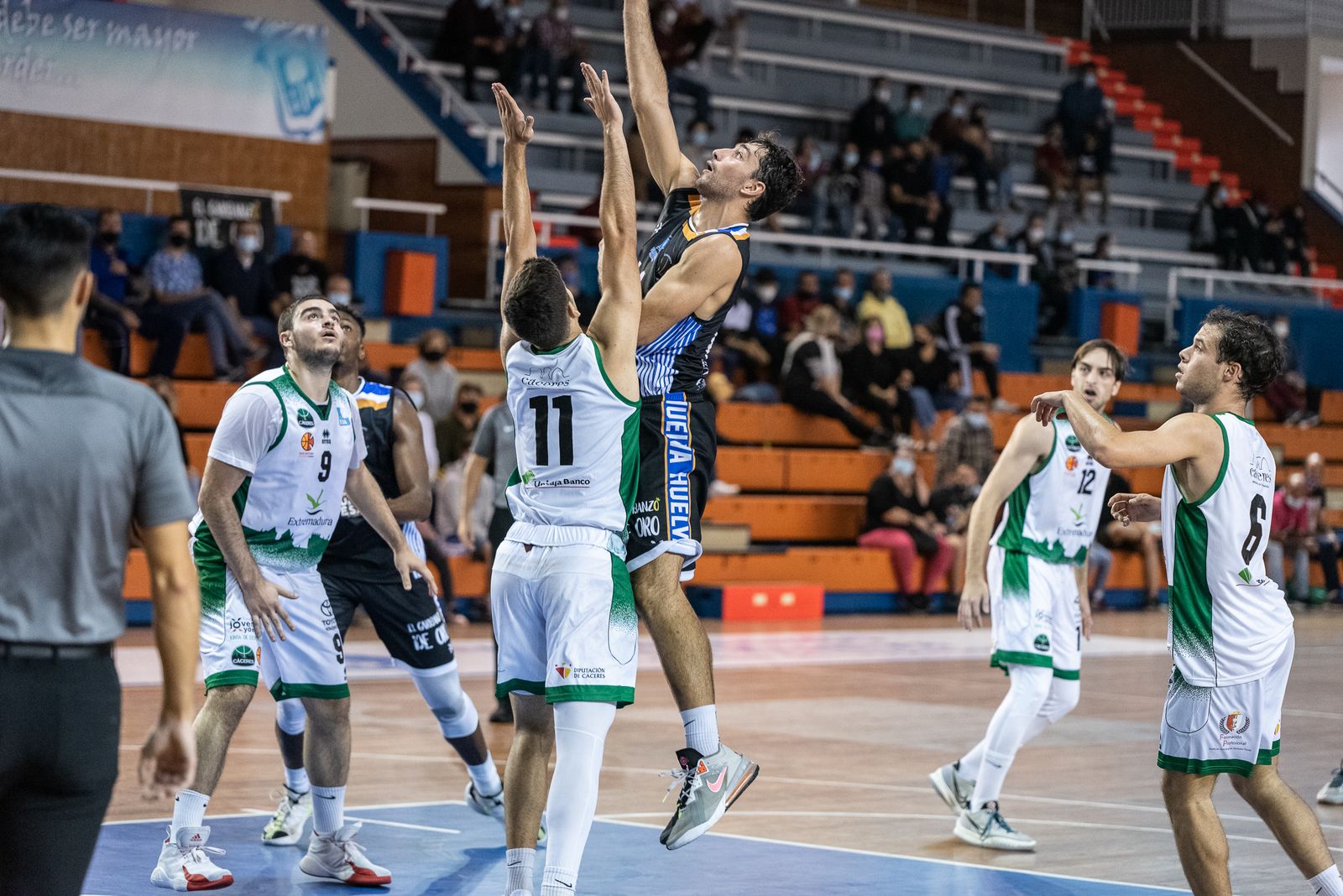 Baloncesto: Imágenes del Huelva Comercio - Extremadura