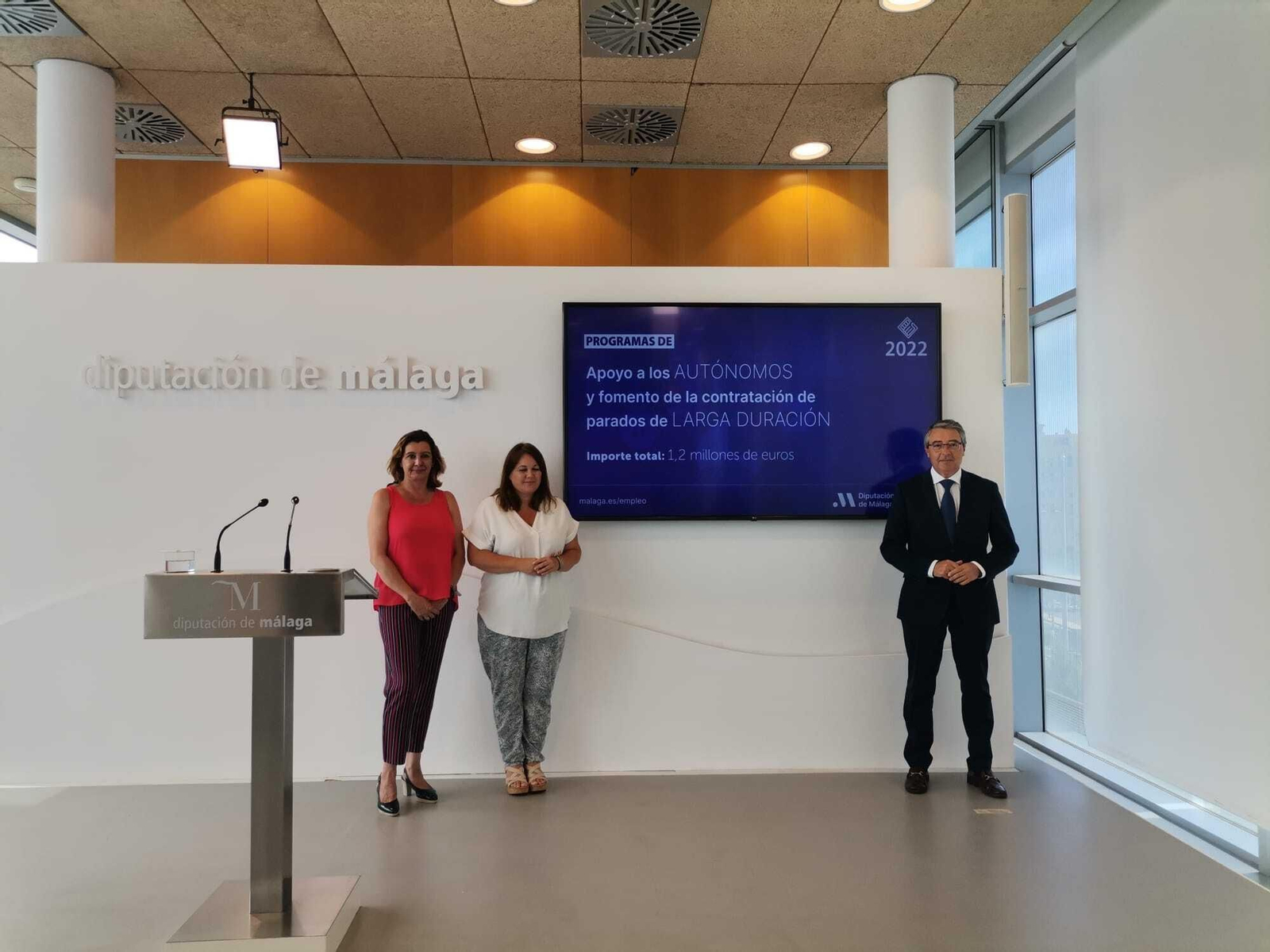 Francisco Salado, presidente de la Diputación de Málaga, presenta los nuevos programas de ayudas