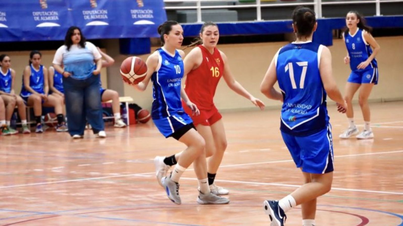 La suerte no acompañó a los equipos de baloncesto de la UAL.