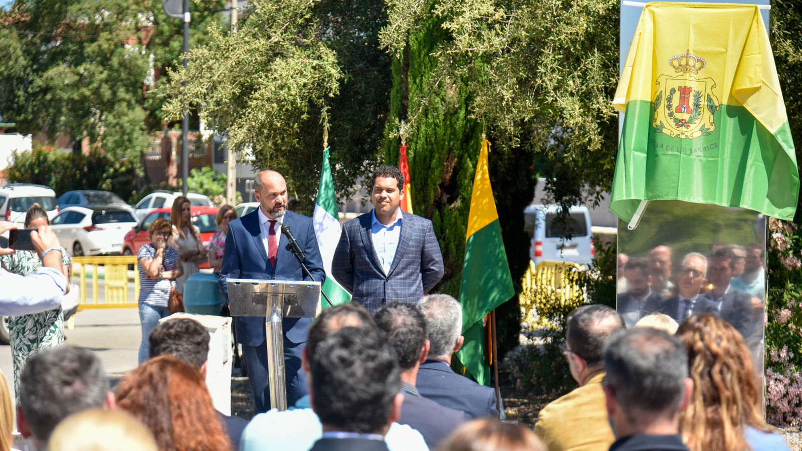 Fotos del homenaje en Los Barrios en recuerdo a las víctimas de la Covid-19